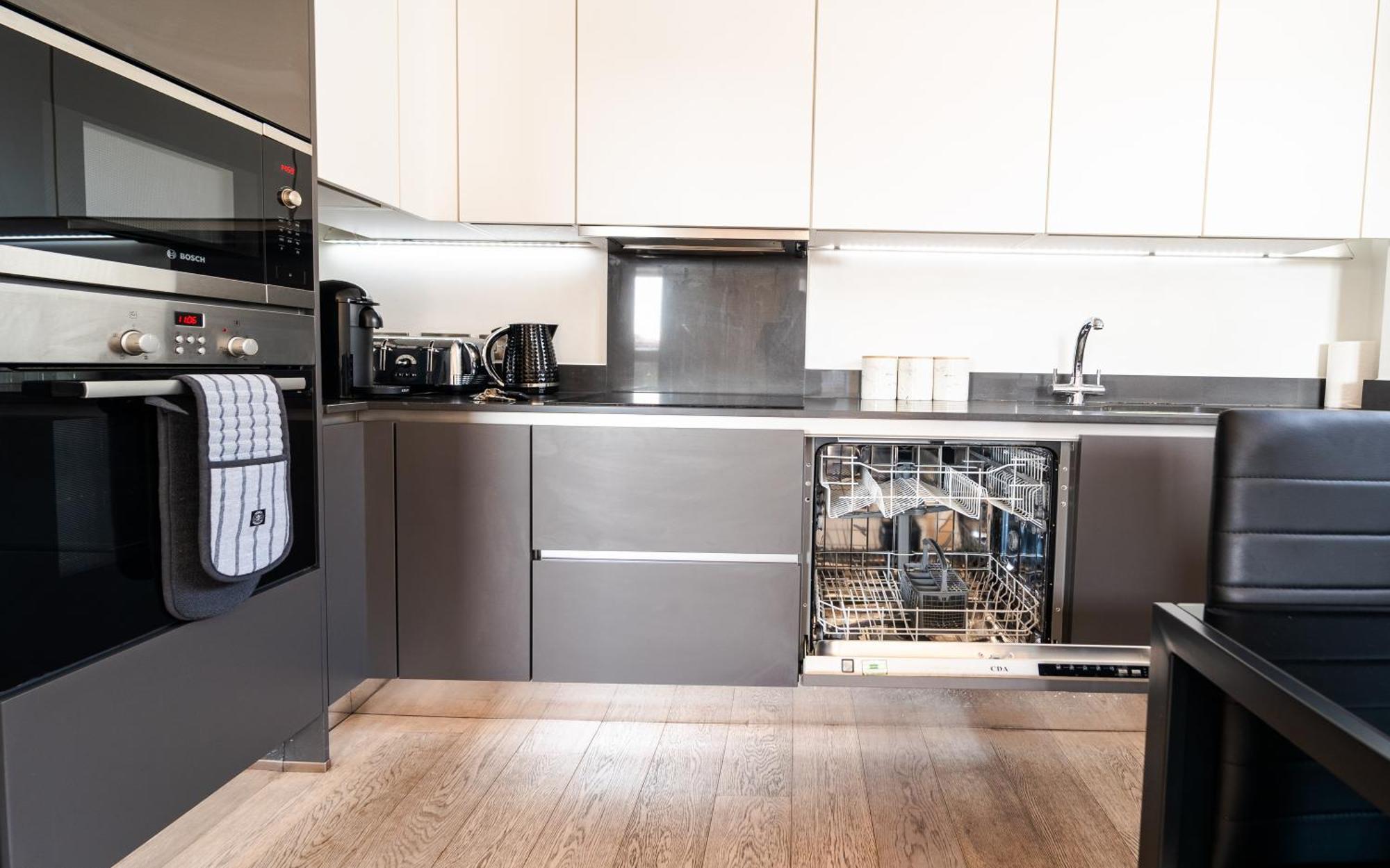 Apartamento Luxury Greenwich 2bed 2bath - Sleep 6 Guest- 1 Min From Station - Close To Greenwich Maritime- Playstation Provided Londres