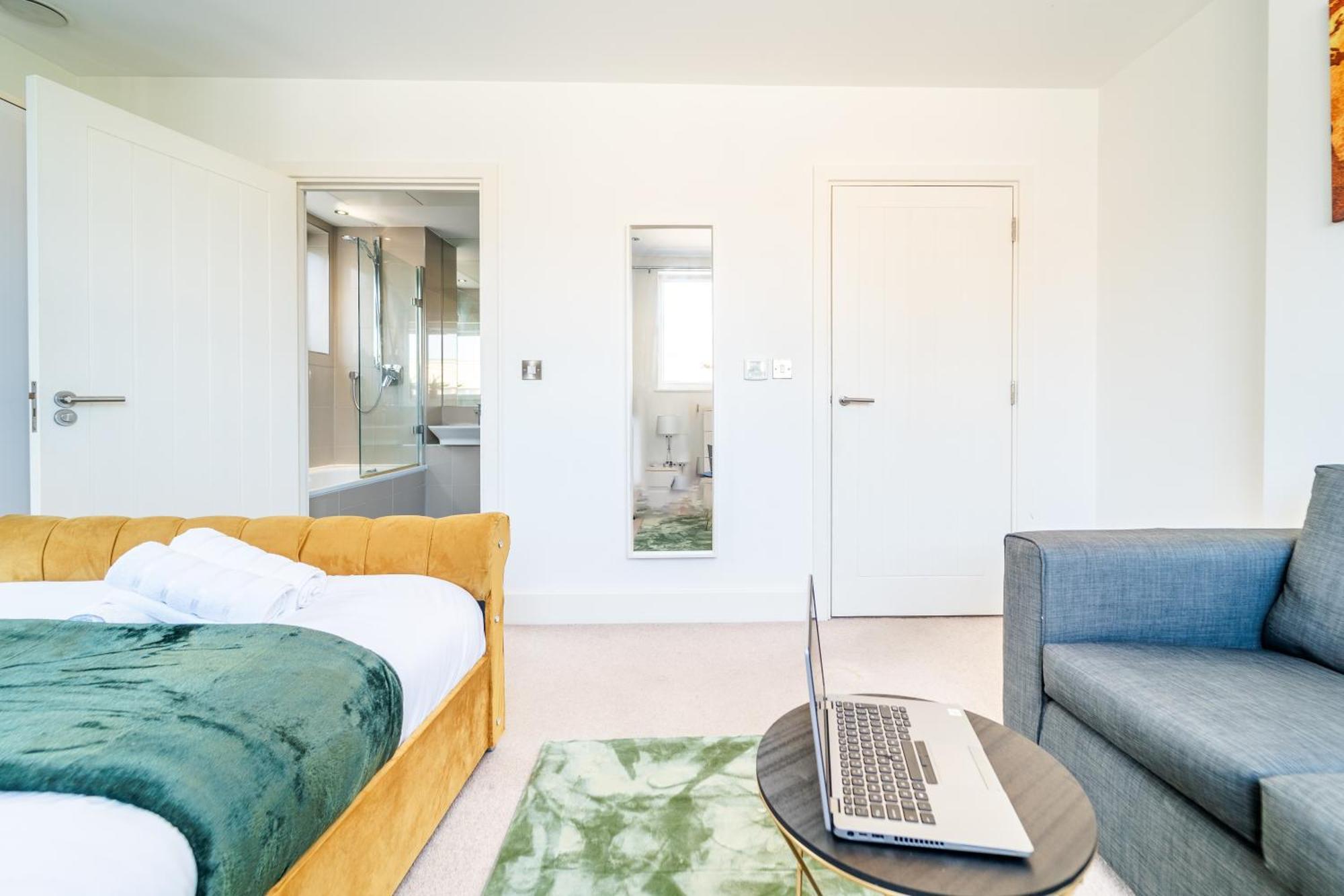 Luxury Greenwich 2bed 2bath - Sleep 6 Guest- 1 Min From Station - Close To Greenwich Maritime- Playstation Provided Apartamento Londres