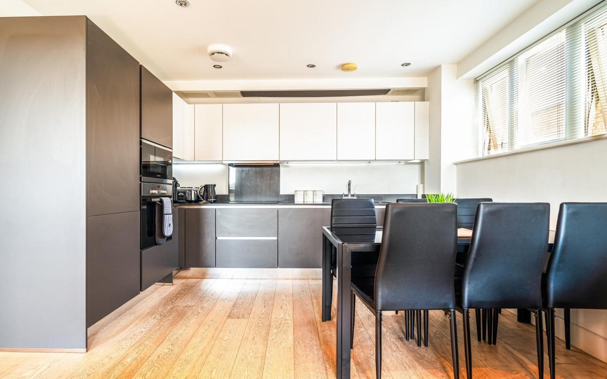 Luxury Greenwich 2bed 2bath - Sleep 6 Guest- 1 Min From Station - Close To Greenwich Maritime- Playstation Provided Londres