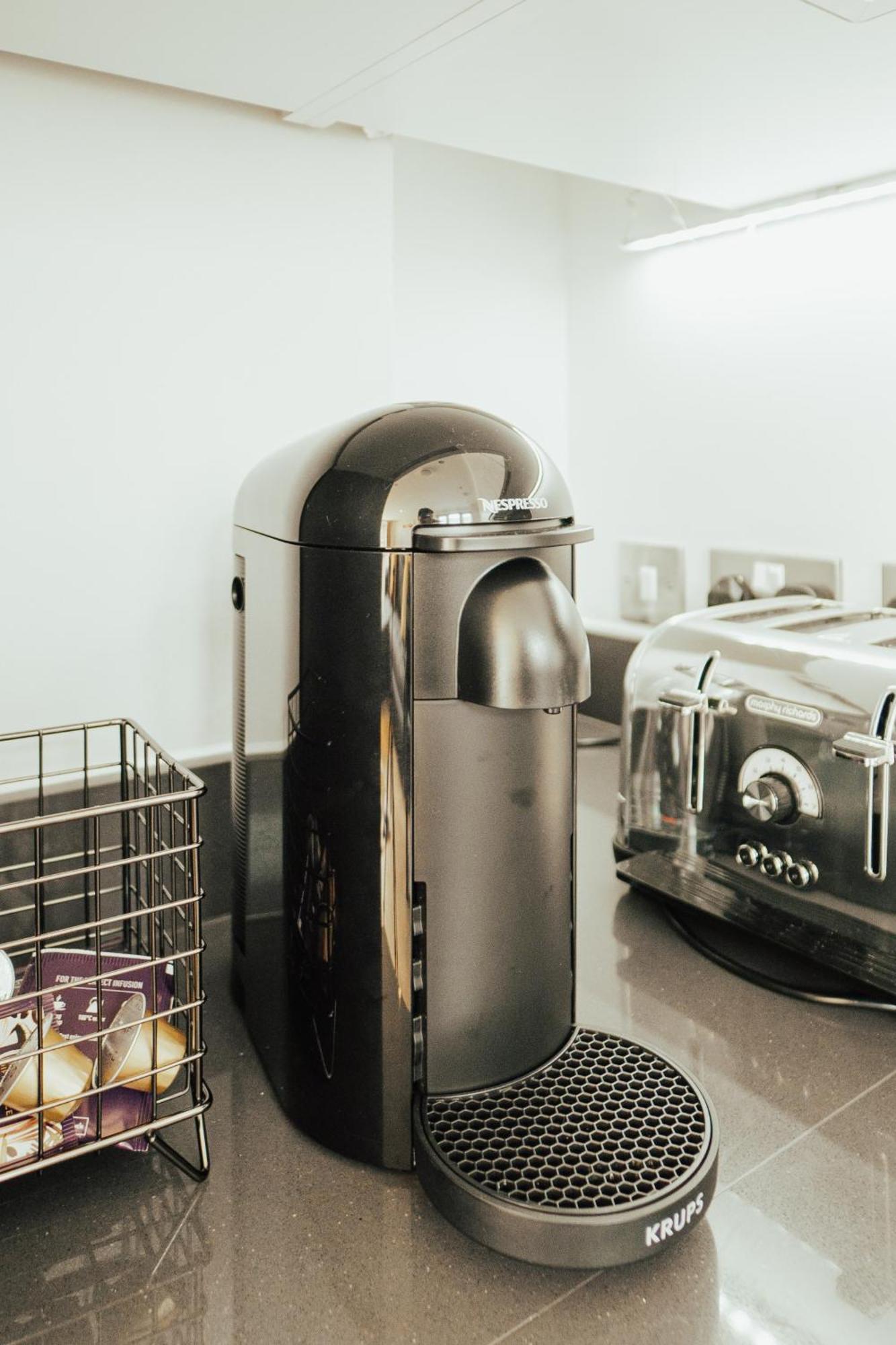 Luxury Greenwich 2bed 2bath - Sleep 6 Guest- 1 Min From Station - Close To Greenwich Maritime- Playstation Provided Apartamento Londres