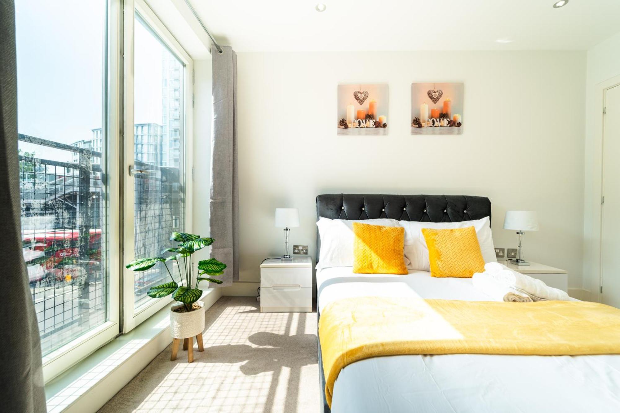 Luxury Greenwich 2bed 2bath - Sleep 6 Guest- 1 Min From Station - Close To Greenwich Maritime- Playstation Provided Apartamento
