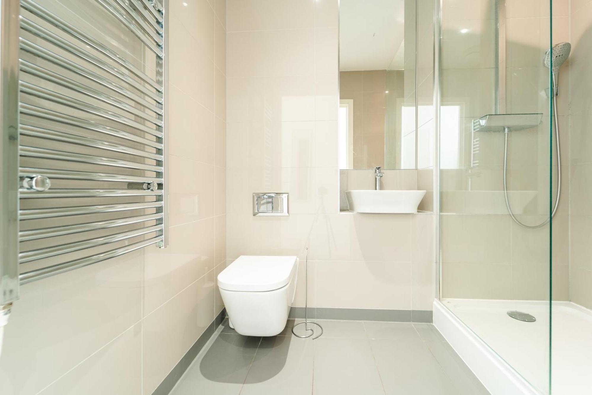 Luxury Greenwich 2bed 2bath - Sleep 6 Guest- 1 Min From Station - Close To Greenwich Maritime- Playstation Provided Apartamento *